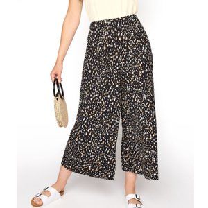 NWT Black Abstract Spot Cropped Trousers